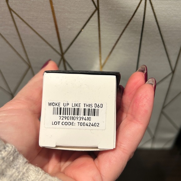 IL MAKIAGE Woke Up Like This Flawless Base Foundation Cream light fair #60, 30ml - Picture 3 of 5